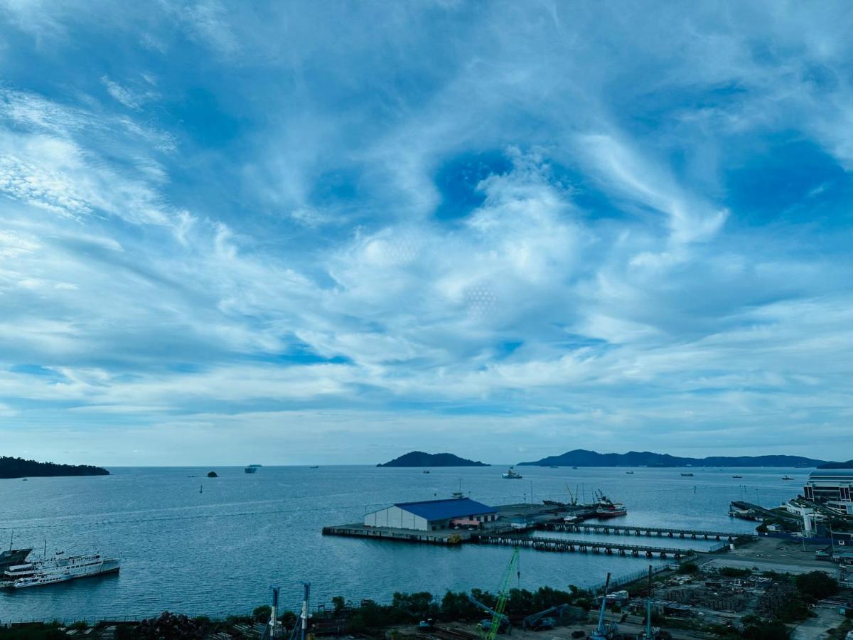 Jesselton Quay - Suite 1 By Staycation Suites Kk Kota Kinabalu Eksteriør billede